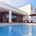 Villa Dali Pomer *